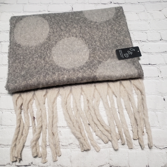 Women's chunky scarf. - Picture 5 of 6